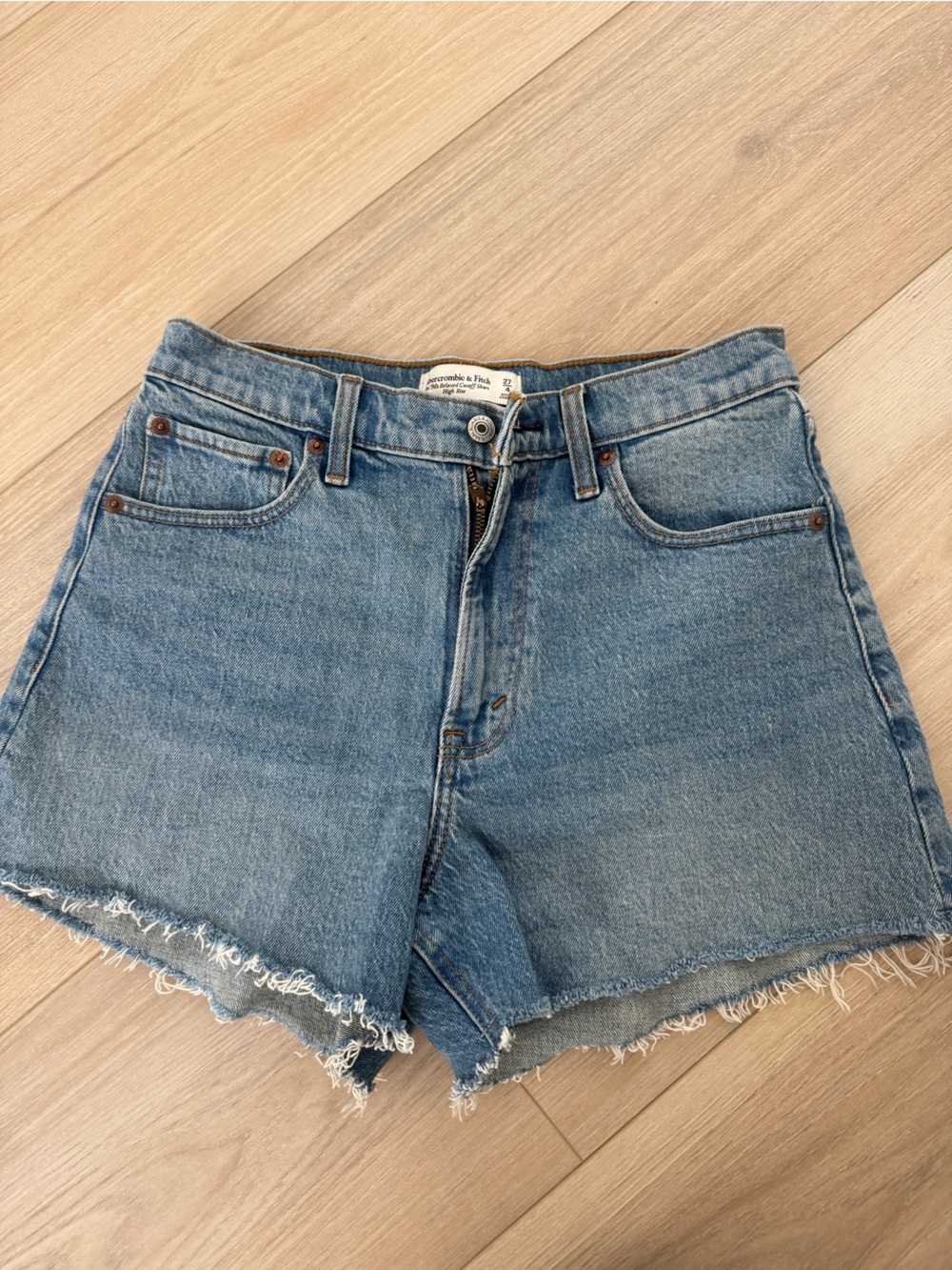 Abercrombie & Fitch 90s relaxed Cutoff Shorts